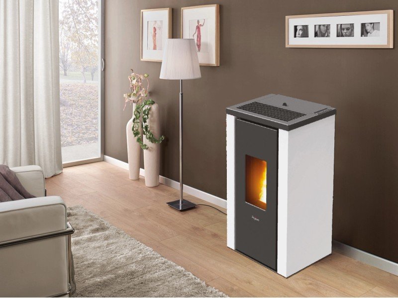 PEGASO Salamandra a pellets Vera em aço branco 7 kW com controlo automático