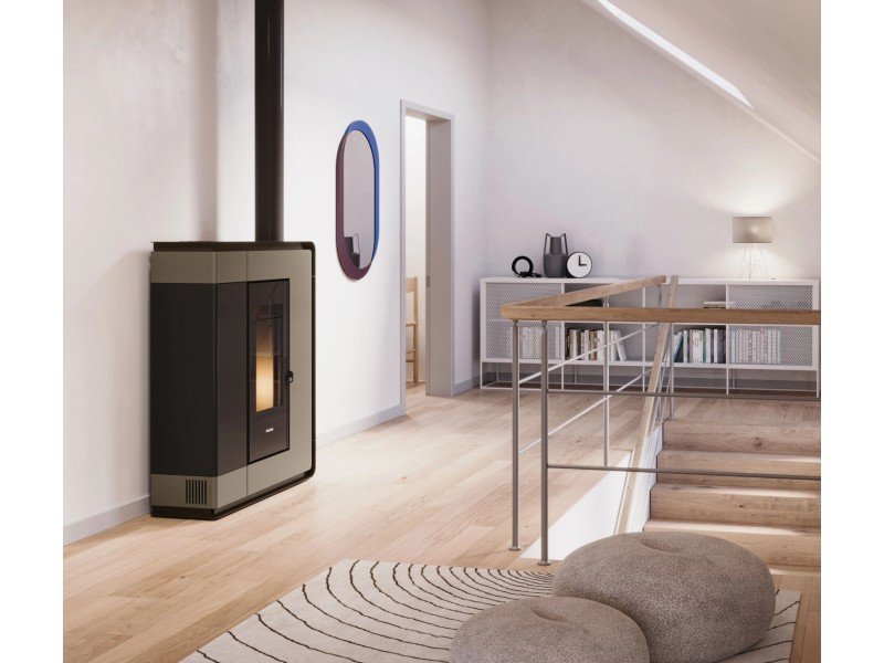 Freepoint Arco salamandra a pellets em aço bronze 7 kW com controlo automático
