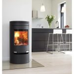 Aduro 1.1 salamandra a lenha em aço preta 6 kW com controlo automático