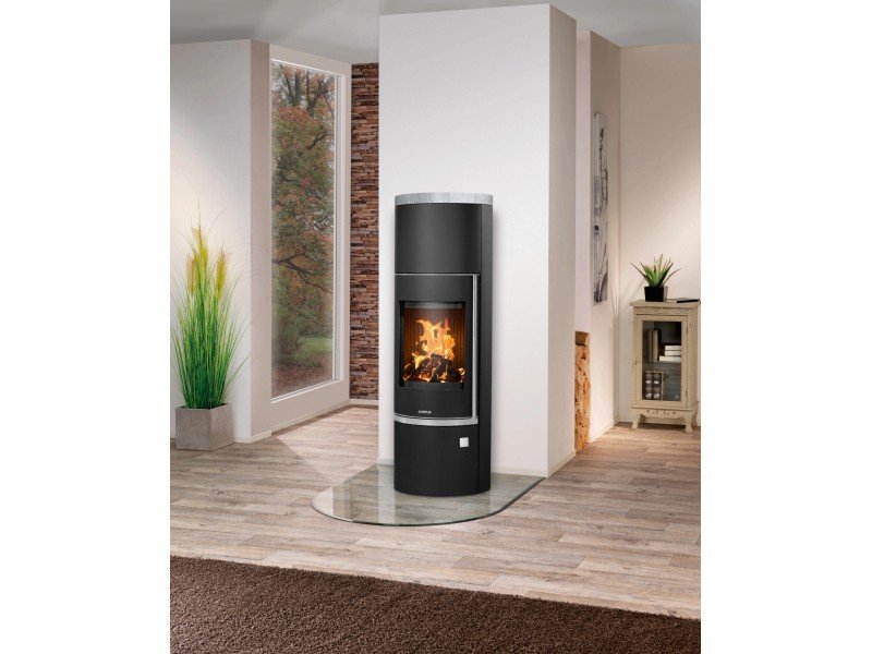 Justus Faro W+ 2.0 salamandra a lenha em aço preta com pedra-sabão cinzenta 7 kW