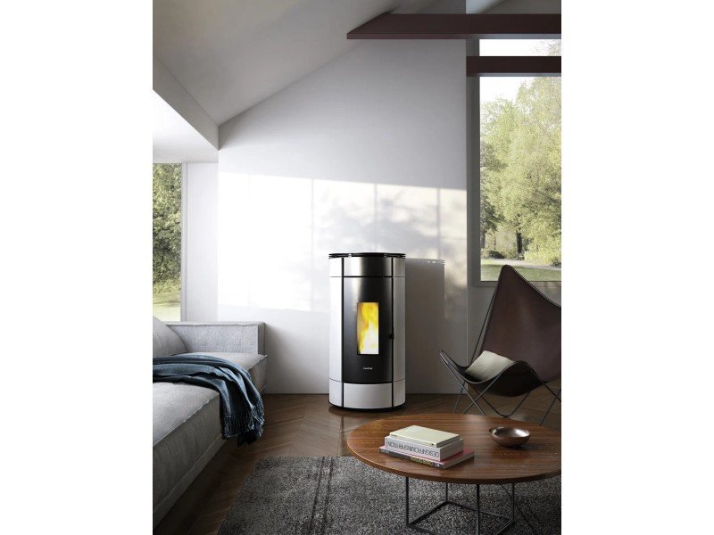 Freepoint Globe salamandra a pellets em aço branca 10,5 kW com controlo automático